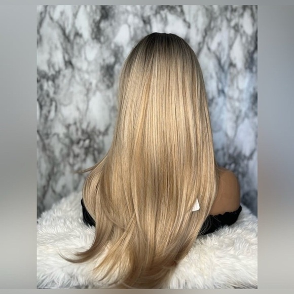 WIG  - Layered Dirty Blonde Side Bangs Wig - Realistic Look - Picture 7 of 10